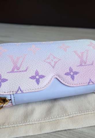 https://vipluxury.sk/Louis Vuitton Pouzro na bryle