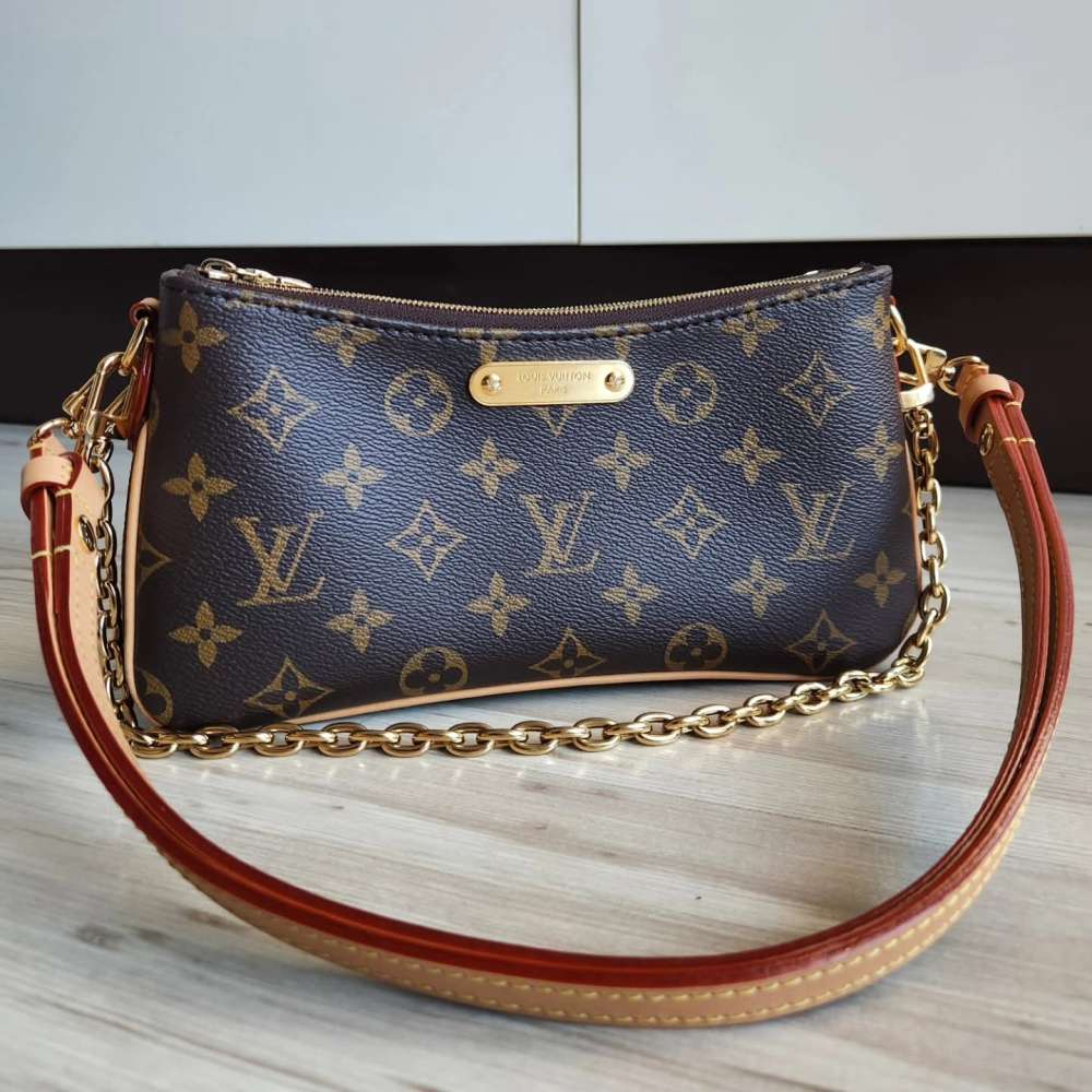 Louis Vuitton Pochette Liv