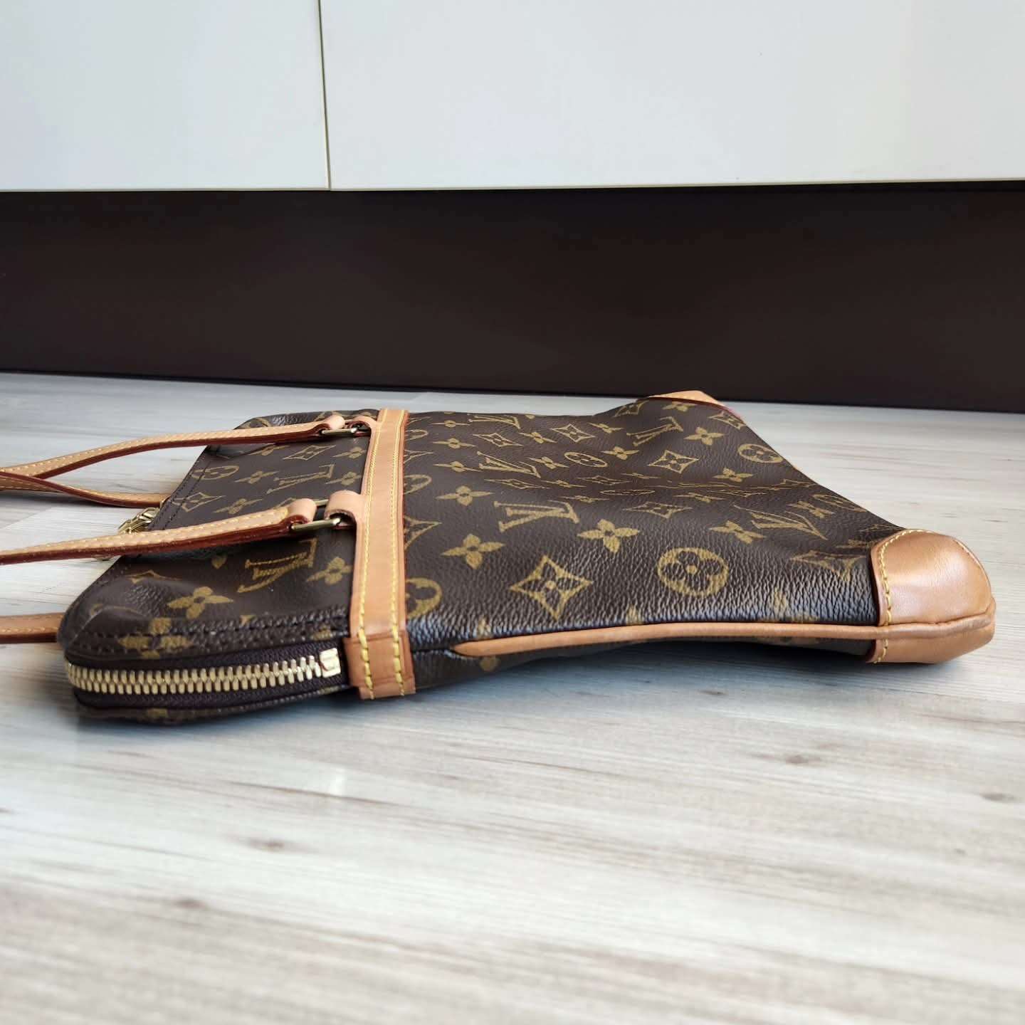 Louis Vuitton Coussin GM