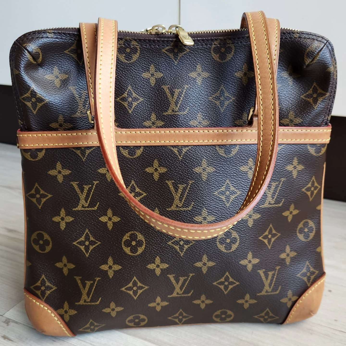 Louis Vuitton Coussin GM