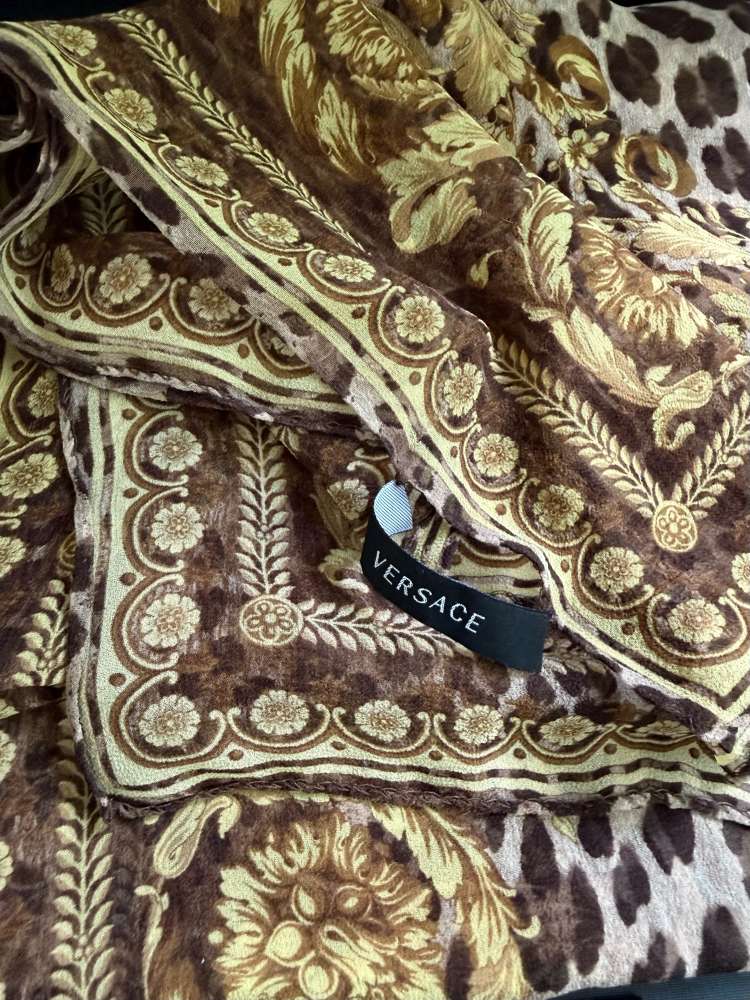 Versace satka