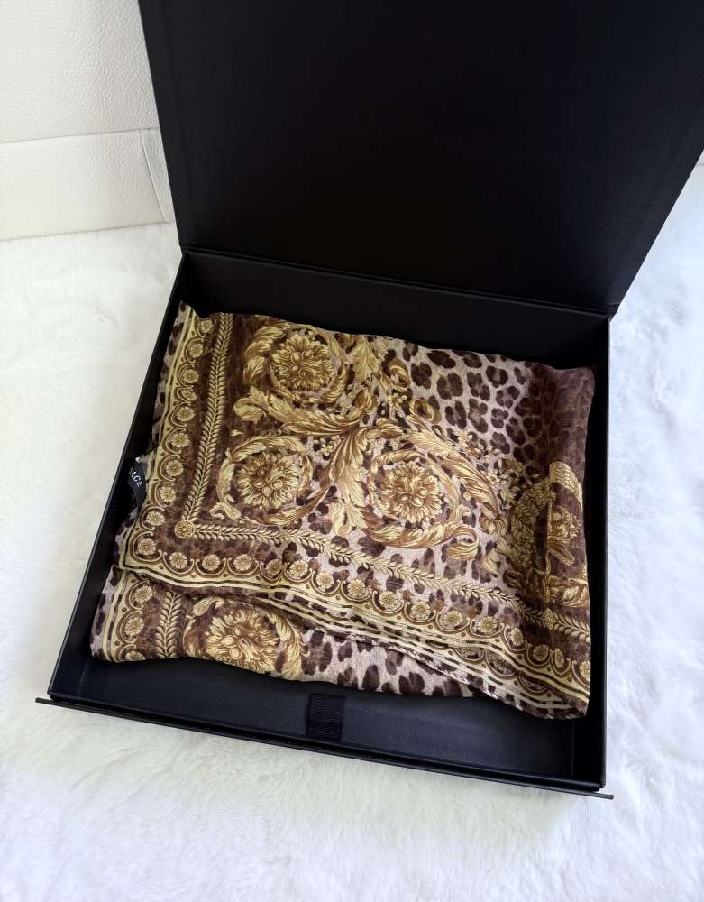 Versace satka