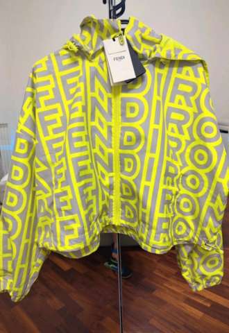 https://vipluxury.sk/Fendi bunda