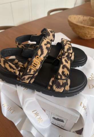 https://vipluxury.sk/Dior šľapky
