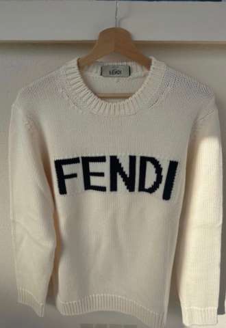 https://vipluxury.sk/Fendi sveter