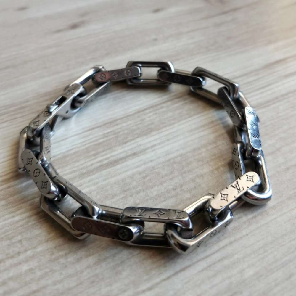 Louis Vuitton Naramek