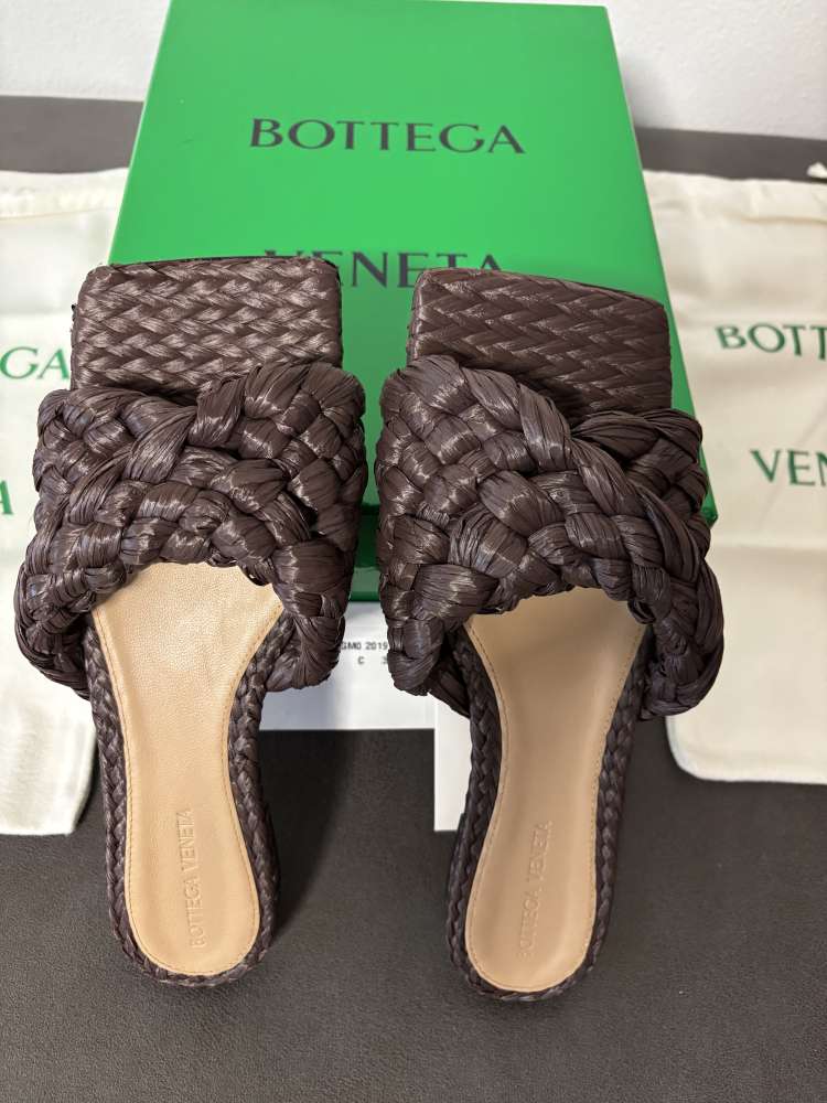 Šľapky Bottega Veneta
