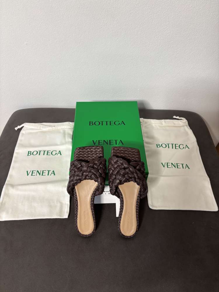 Šľapky Bottega Veneta