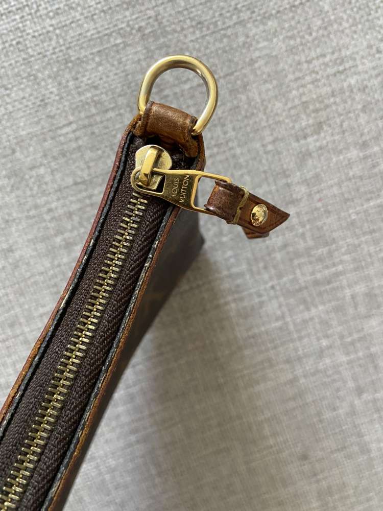 Louis Vuitton pochette