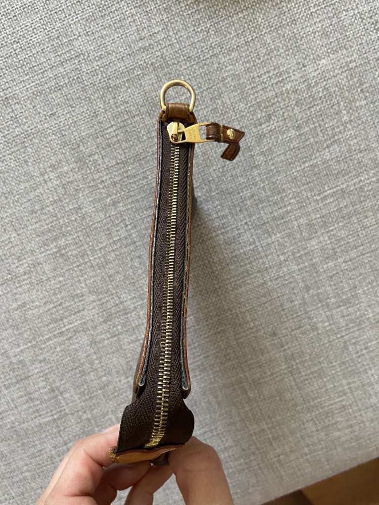 Louis Vuitton pochette