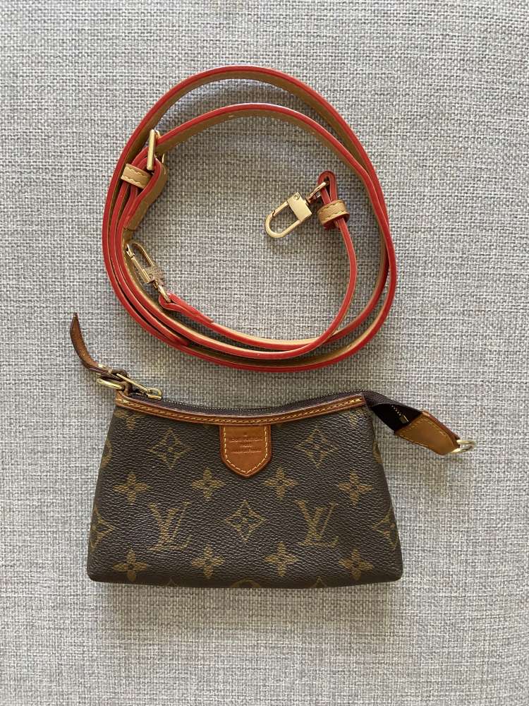 Louis Vuitton pochette