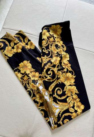 https://vipluxury.sk/Versace legíny