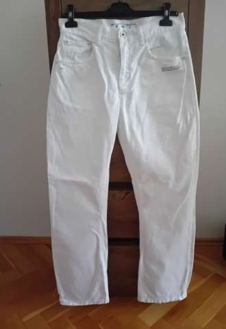 https://vipluxury.sk/Dámske biele džínsy Off-White