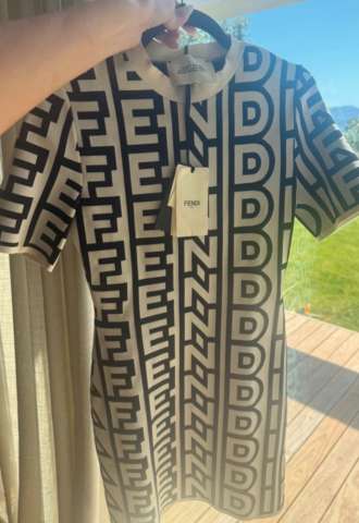 https://vipluxury.sk/Fendi šaty