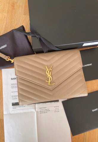 https://vipluxury.sk/YSL kabelka