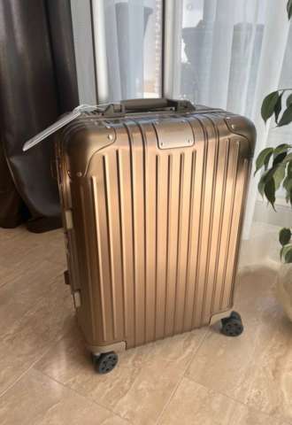 https://vipluxury.sk/Rimowa kufor