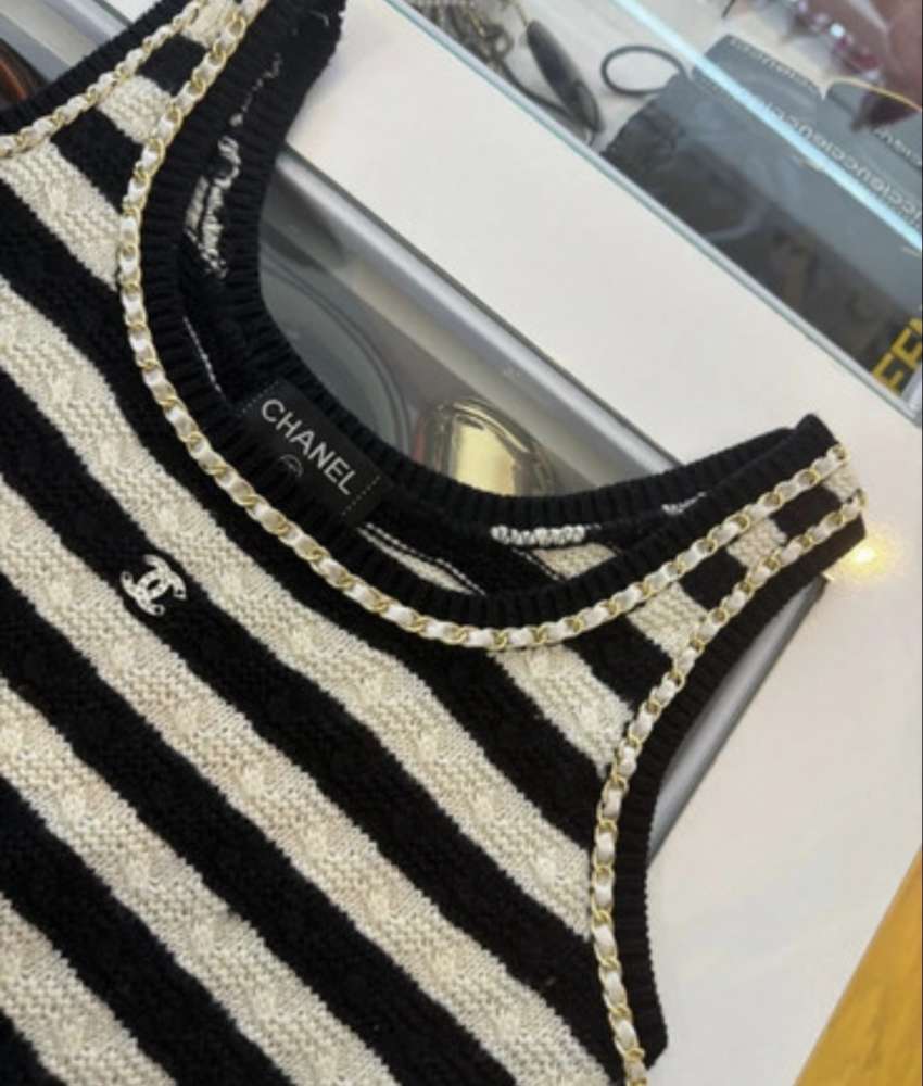 Chanel top