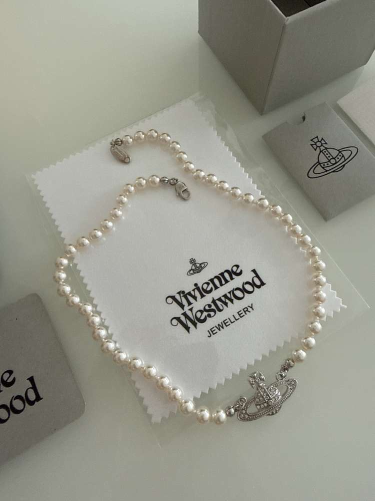 Vivienne Westwood perličkový náhrdelník