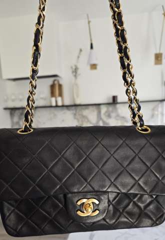 https://vipluxury.sk/Chanel small double flapbag