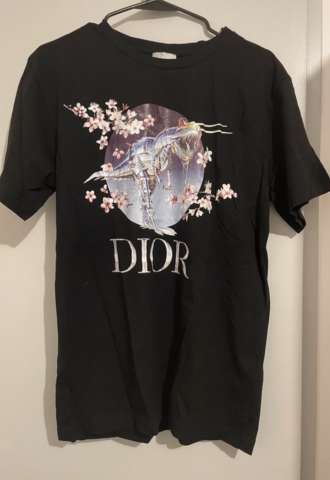 https://vipluxury.sk/Dior tričko