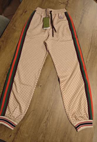 https://vipluxury.sk/Gucci tepláky