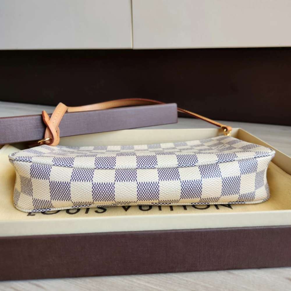 Louis Vuitton Pochette Accessoires