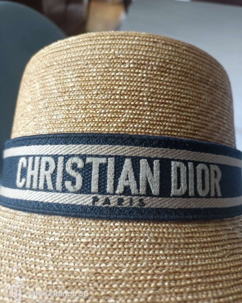 Dior klobúk