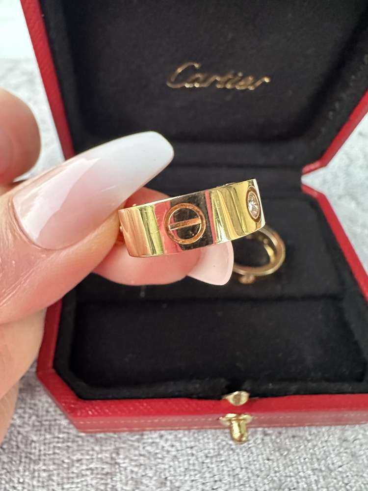 Cartier Love s briliantmi naušnice