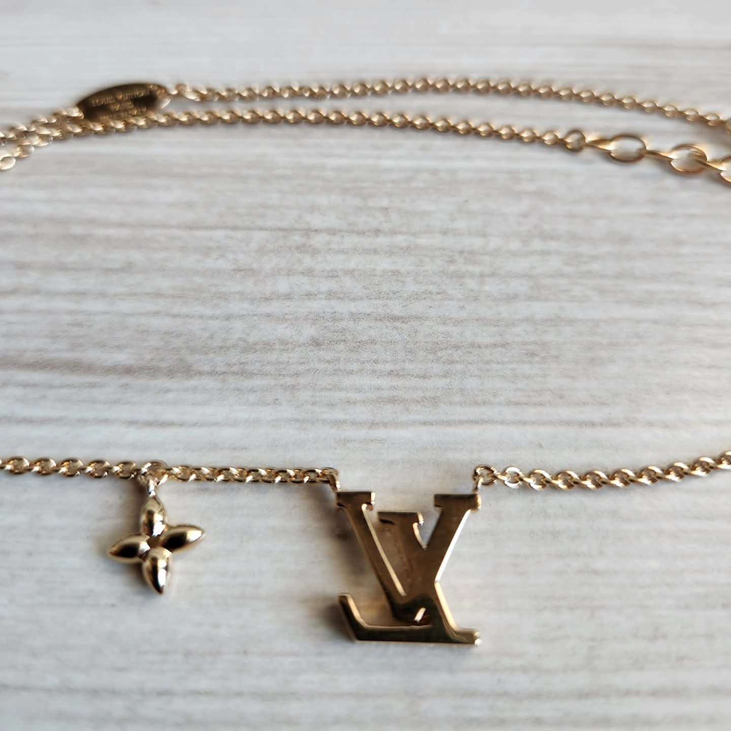 Louis Vuitton Nahrdelnik