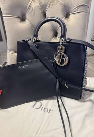 https://vipluxury.sk/Dior Leather medium blue glitter handle