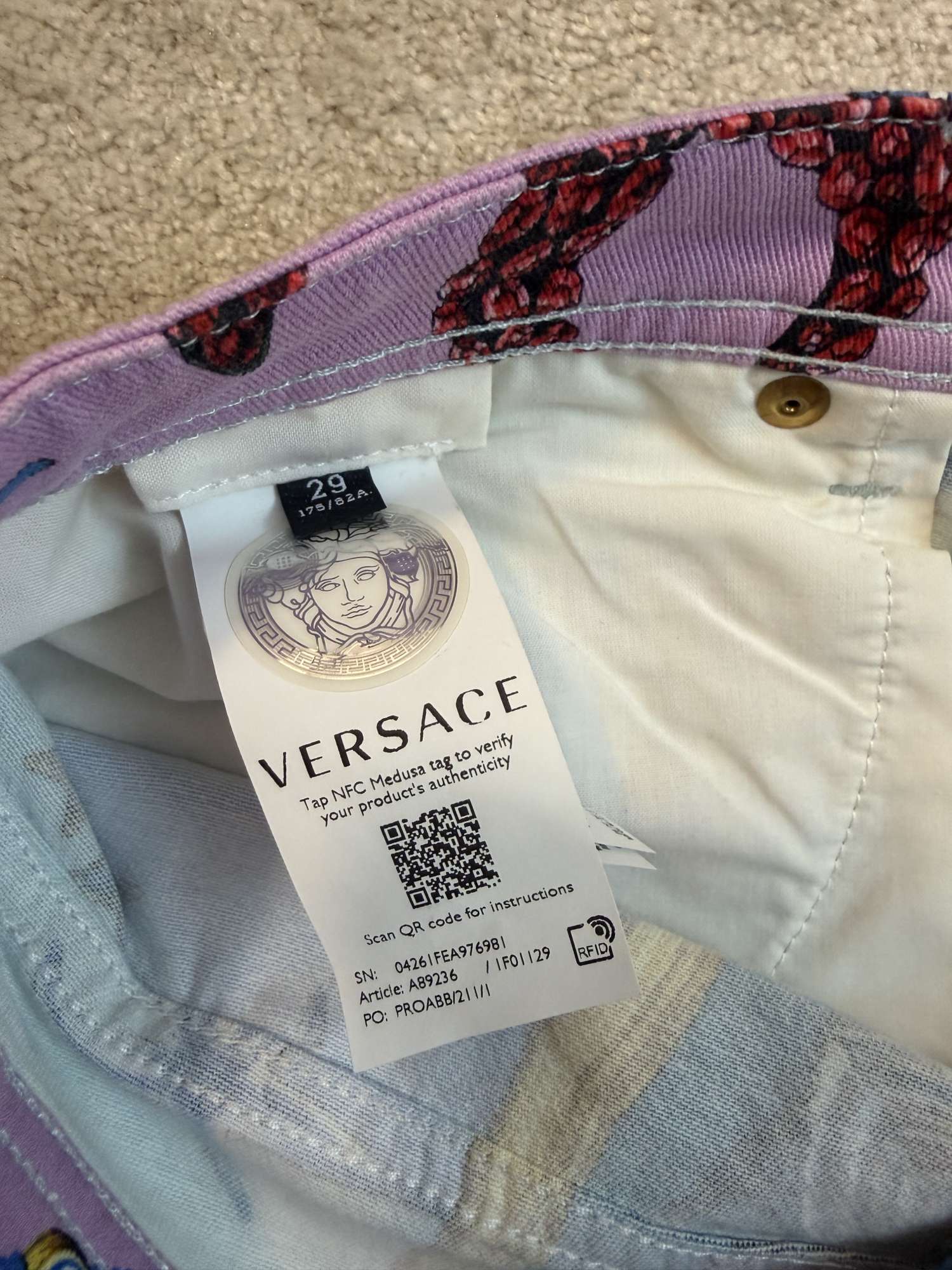 Versace kratase