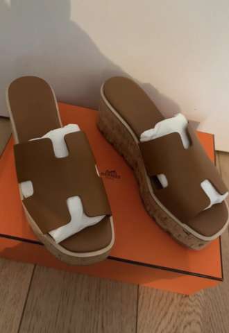 https://vipluxury.sk/Hermes sandalky