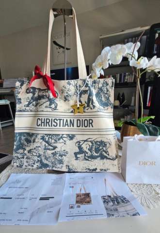 https://vipluxury.sk/Dior plážová taška