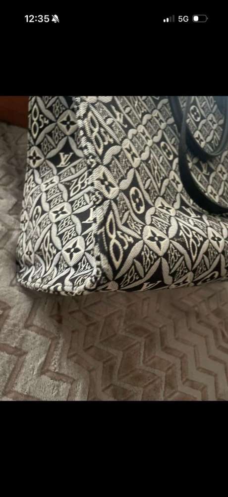 Louis Vuitton GM shopper bag