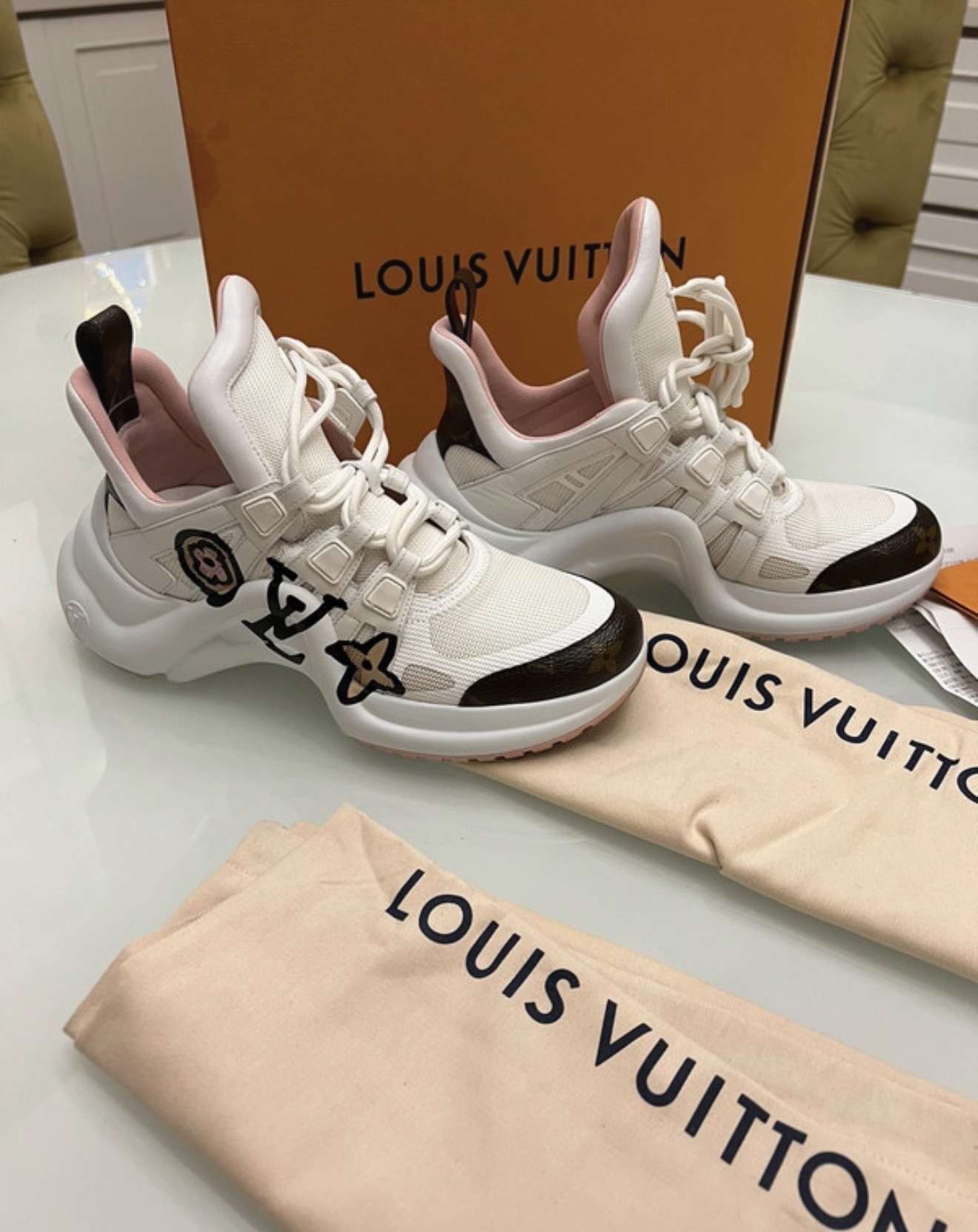 Louis Vuitton archlight