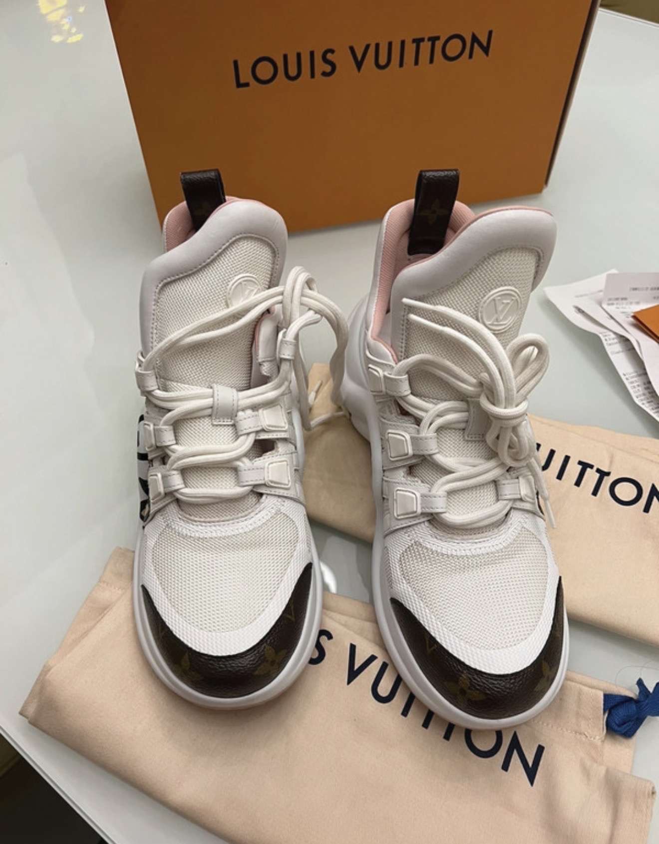 Louis Vuitton archlight