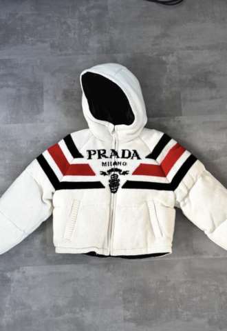 https://vipluxury.sk/Prada zimná Bunda