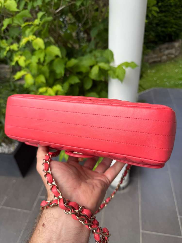 Chanel médium flap bag