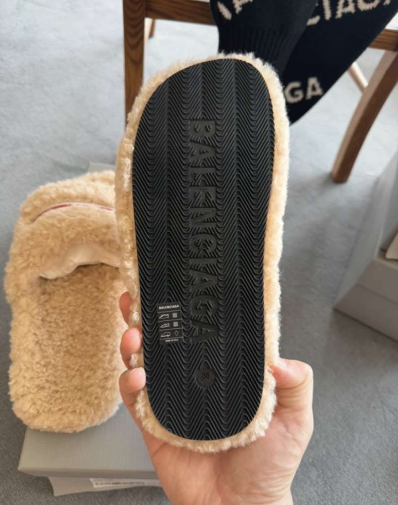 Balenciaga šľapky
