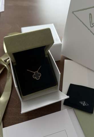 https://vipluxury.sk/Van Cleef & Arpels Vintage Alhambra