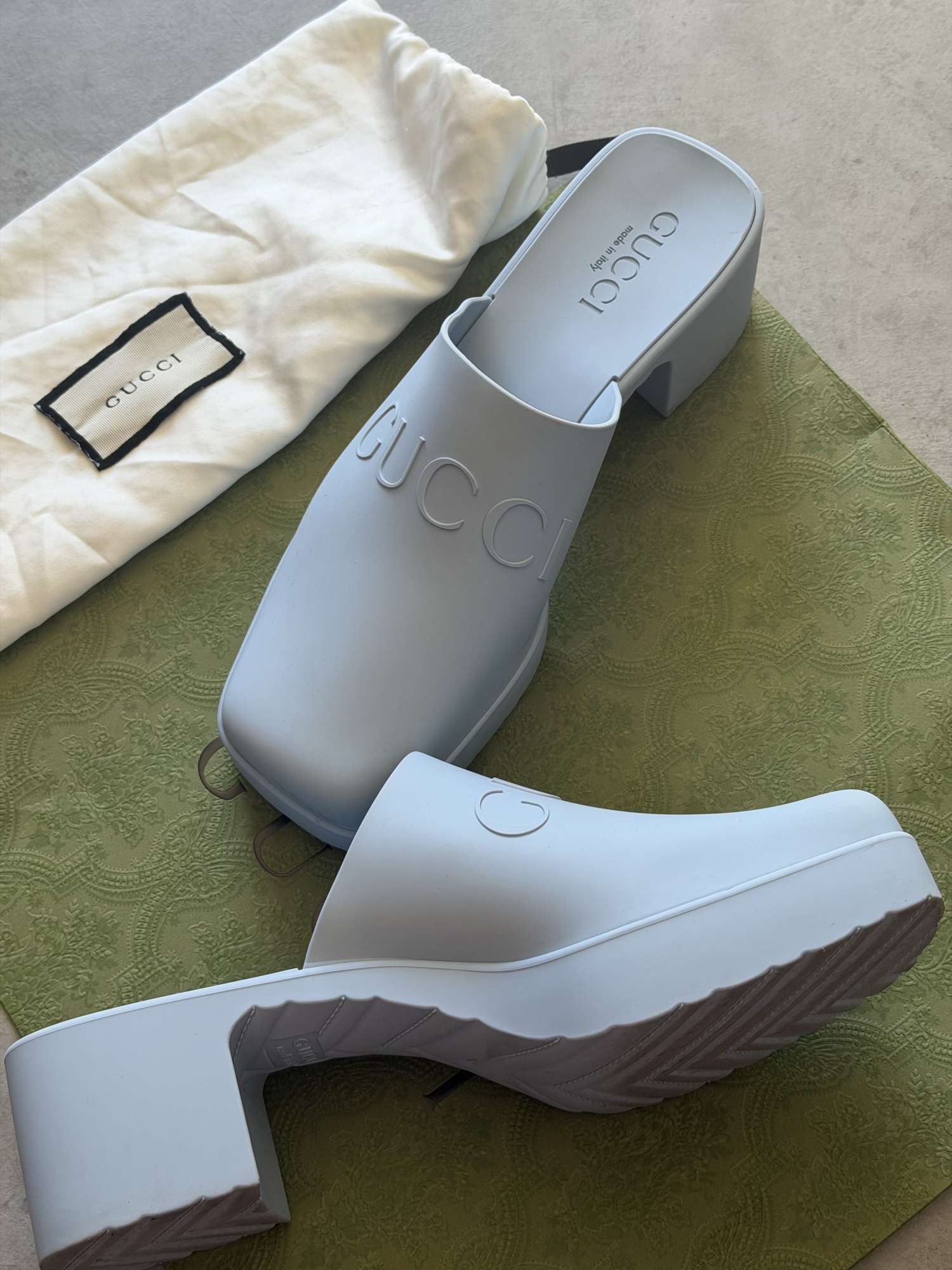 Gucci boty