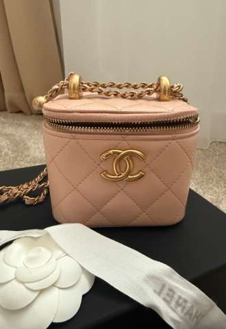 https://vipluxury.sk/Kozmetická taška Chanel