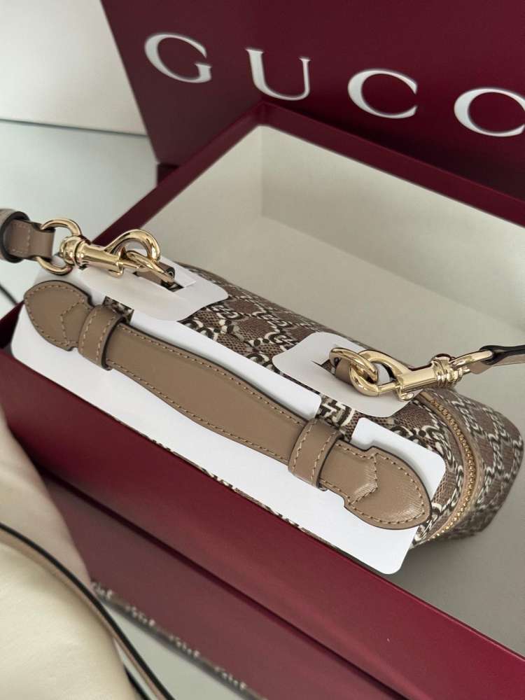Gucci vanity