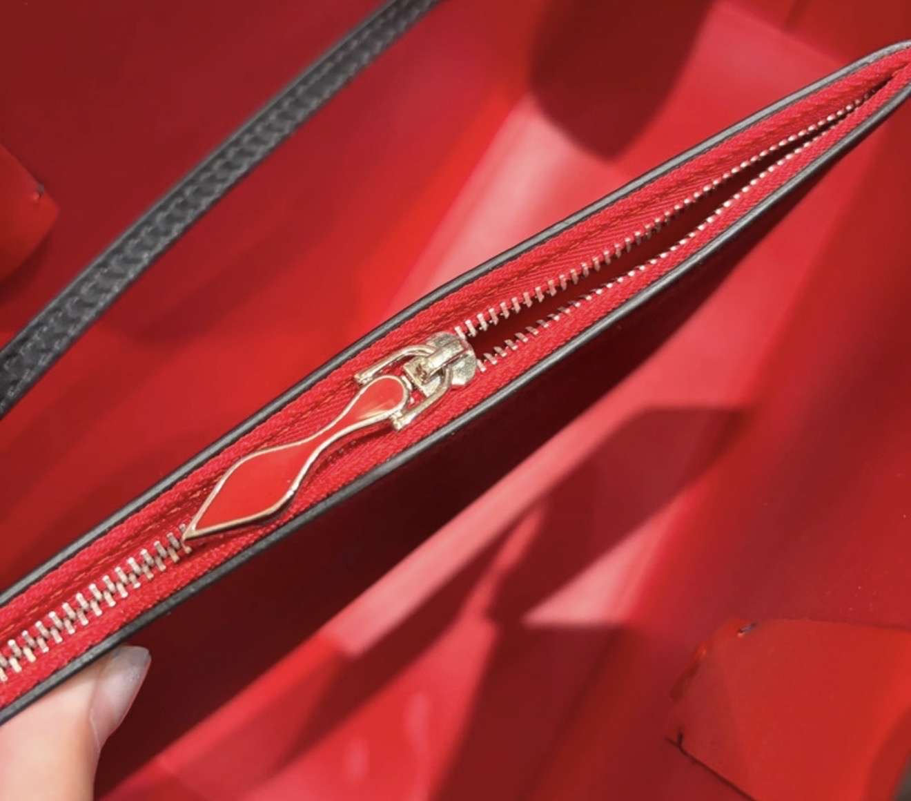 Christian Louboutin kabelka