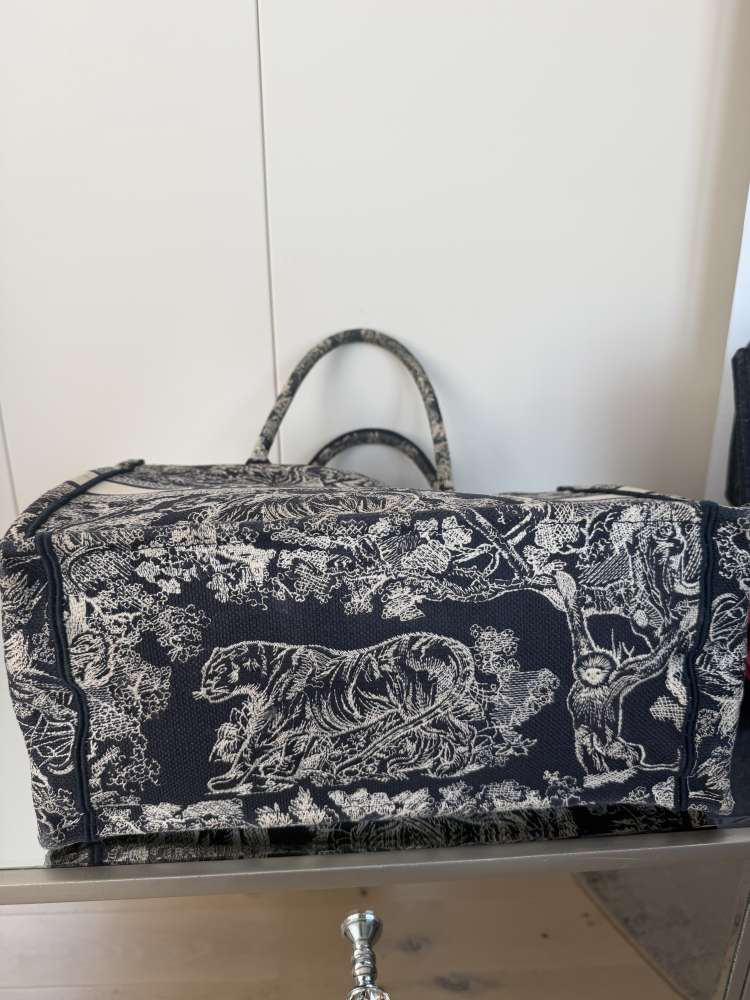 Diore tote stredná veľkosť