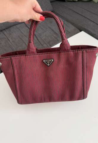 https://vipluxury.sk/Prada canapa tote kabelka stripe