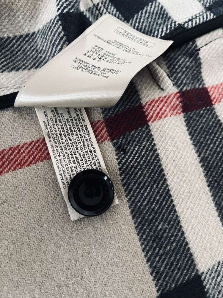 Burberry Brit dámsky čierny kabát, 100% vlna, pravá kožušina na kapucni, veľkosť XS/S