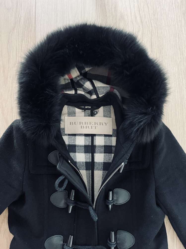 Burberry Brit dámsky čierny kabát, 100% vlna, pravá kožušina na kapucni, veľkosť XS/S