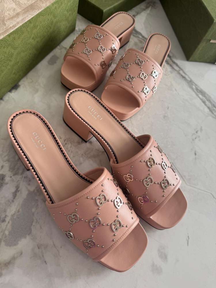 Gucci kožené šlapky