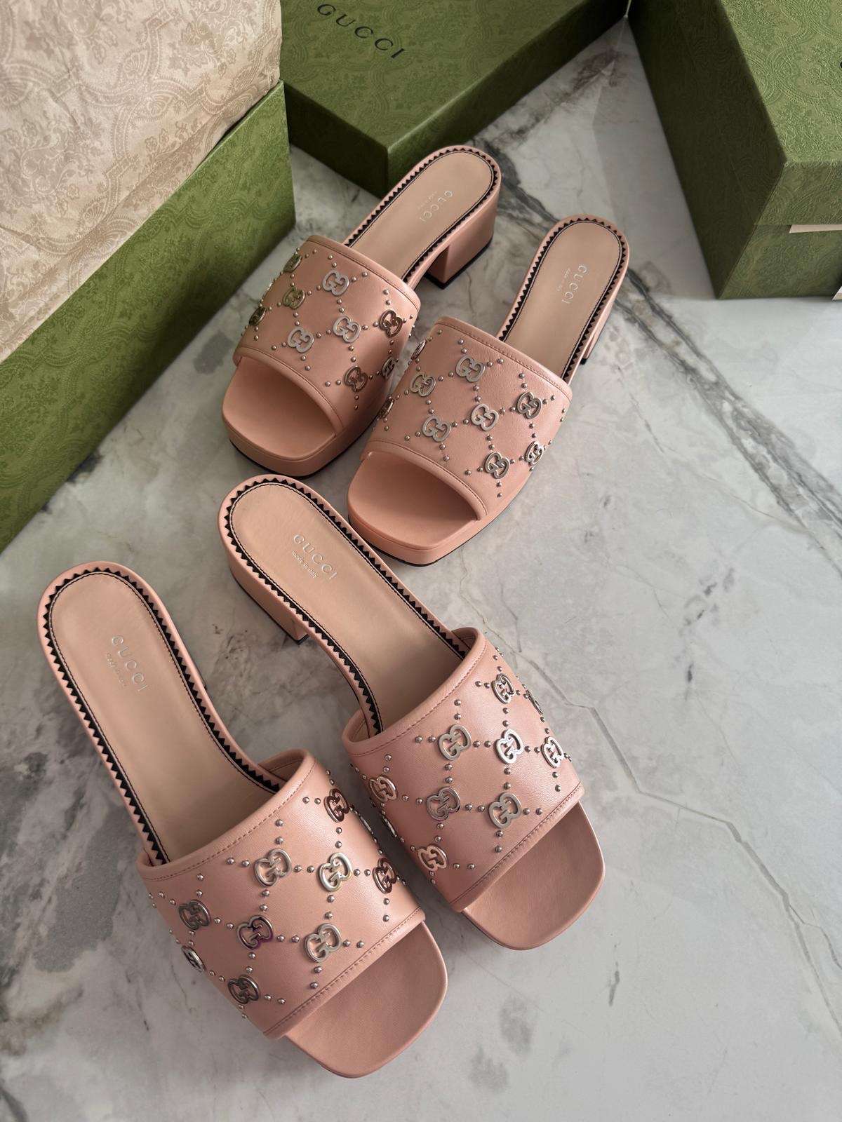 Gucci kožené šlapky